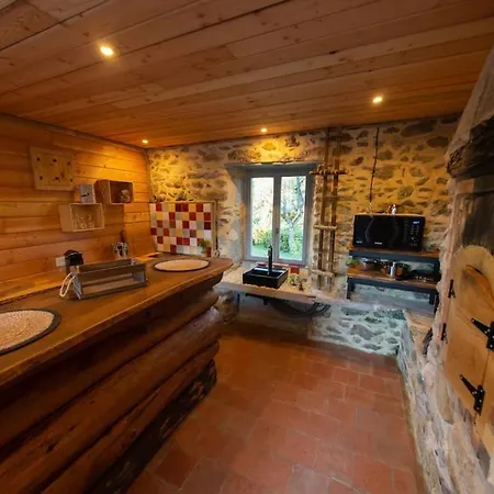 La Des Colibris Chalet Rieupeyroux (Aveyron)